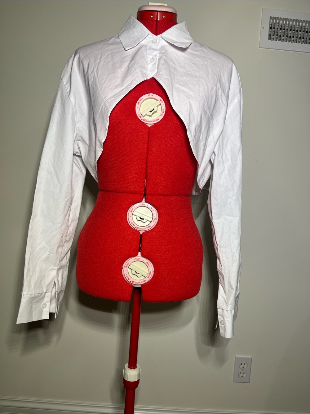 Women's White Cropped Collar Button Shrug